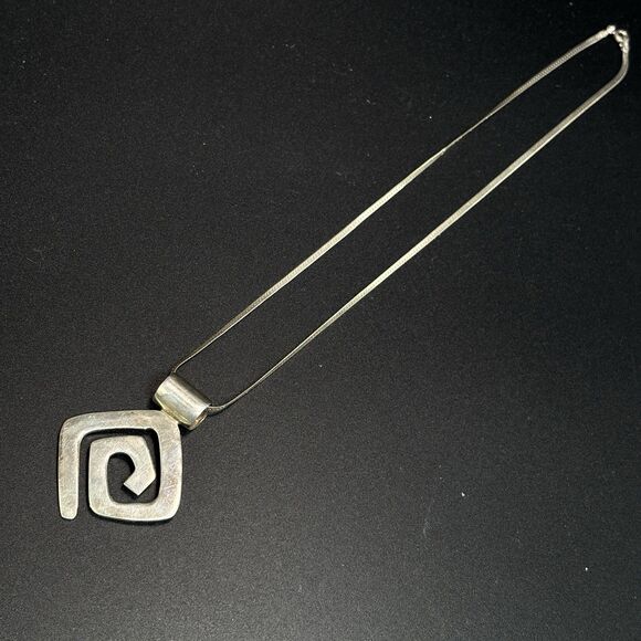 Silpada Retired Sterling Silver Geometric Spiral Pendant Necklace .925 - Picture 3 of 7